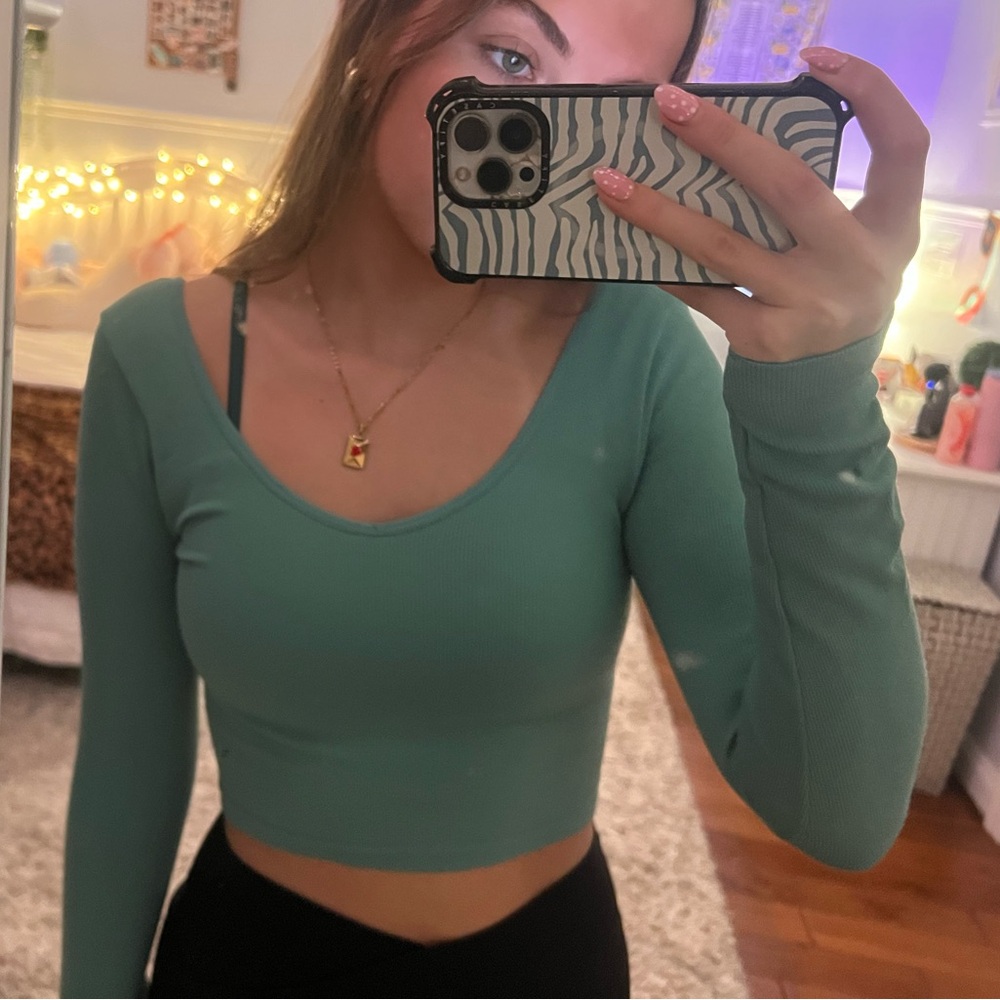 fitted cropped long sleeve